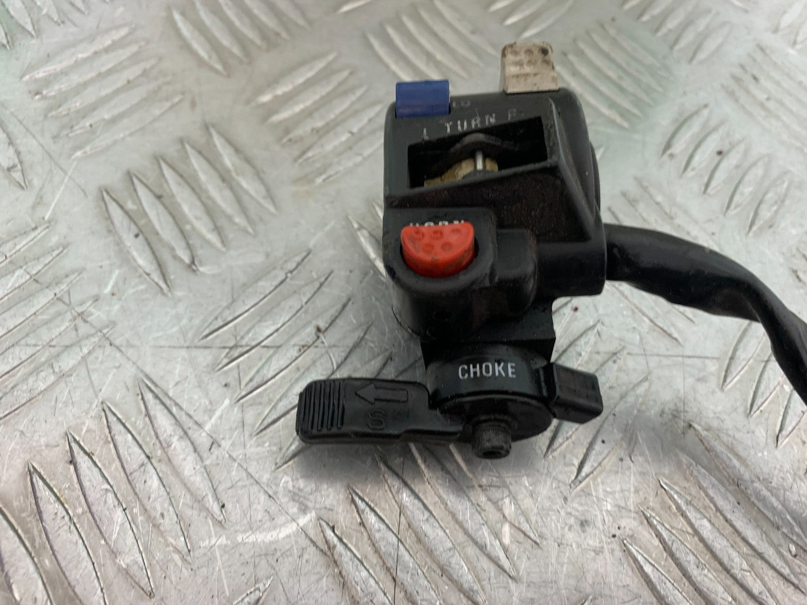 KAWASAKI KLR250 KLR 250 LEFT AND RIGHT SWITCH GEARS   YEAR 1984-2001 (CMB1225)