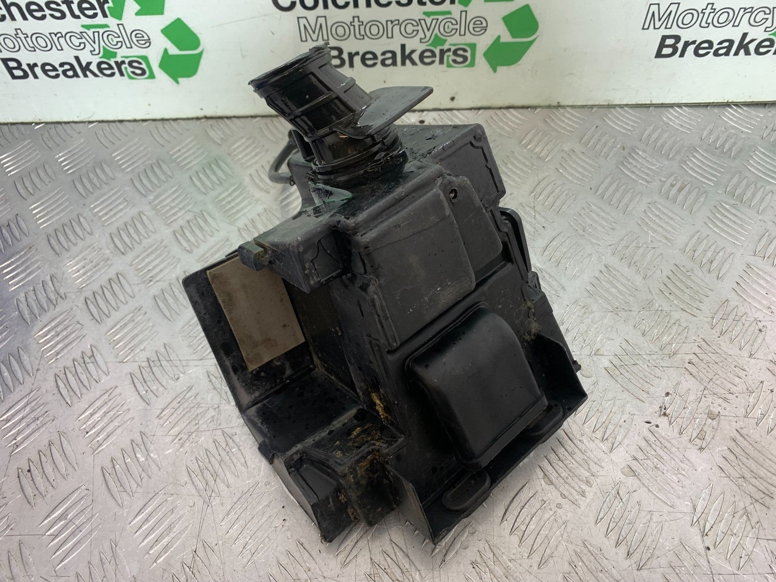 KAWASAKI KLR250 KLR 250 AIRBOX YEAR 1984-2001 (CMB1225)