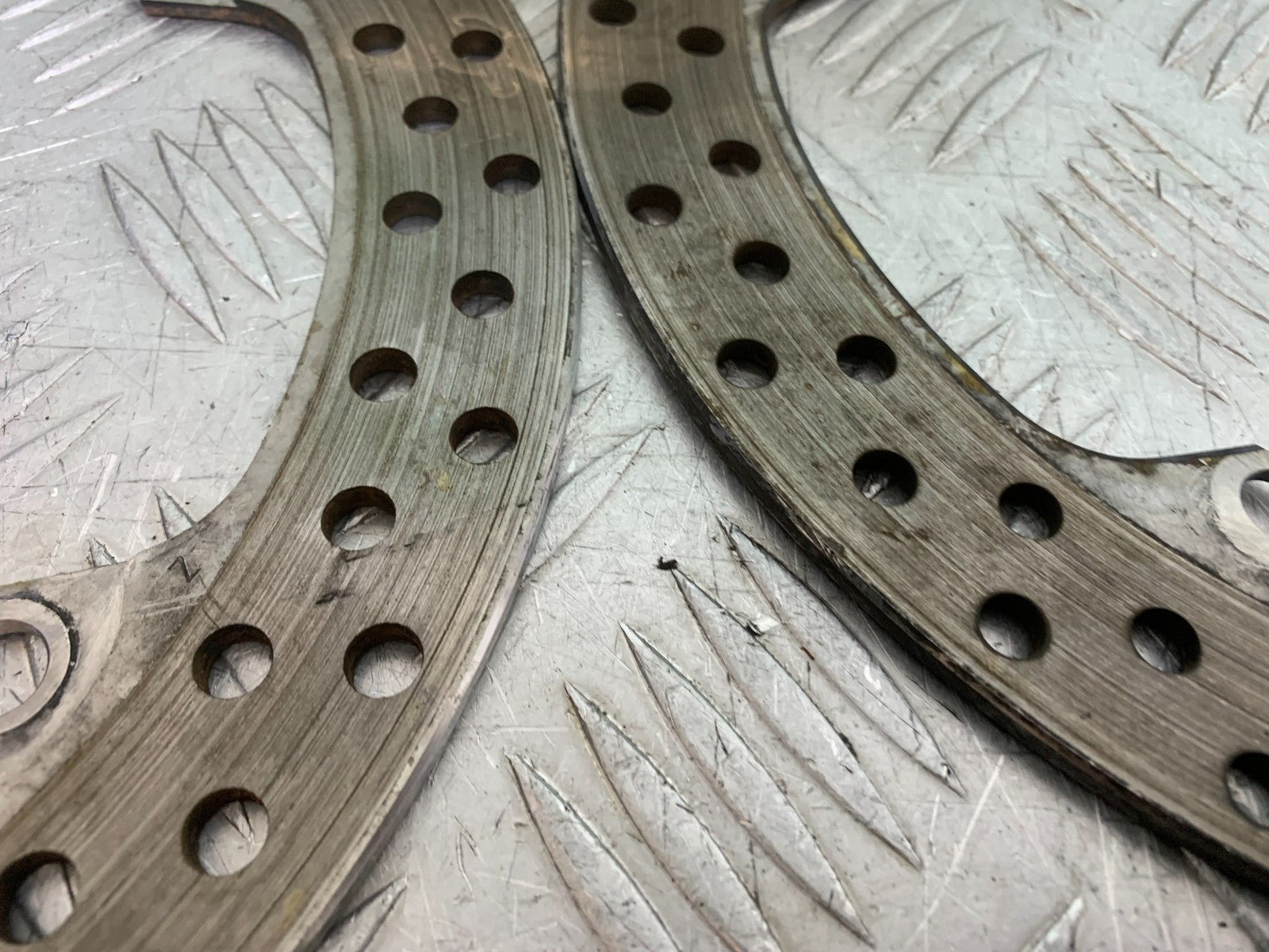 TRIUMPH TRIDENT 660 FRONT BRAKE DISCS YEAR 2021-2024 (CMB1295)