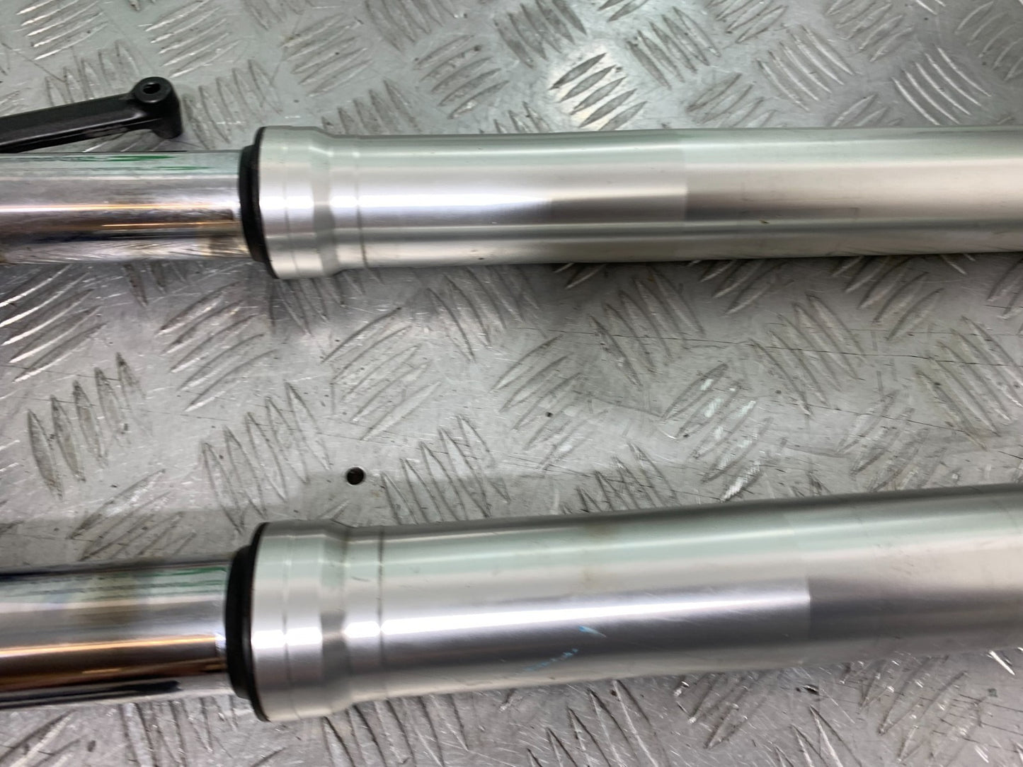 KAWASAKI GTR1400 GTR 1400 FORKS   YEAR 2007-2009 (CMB1306)