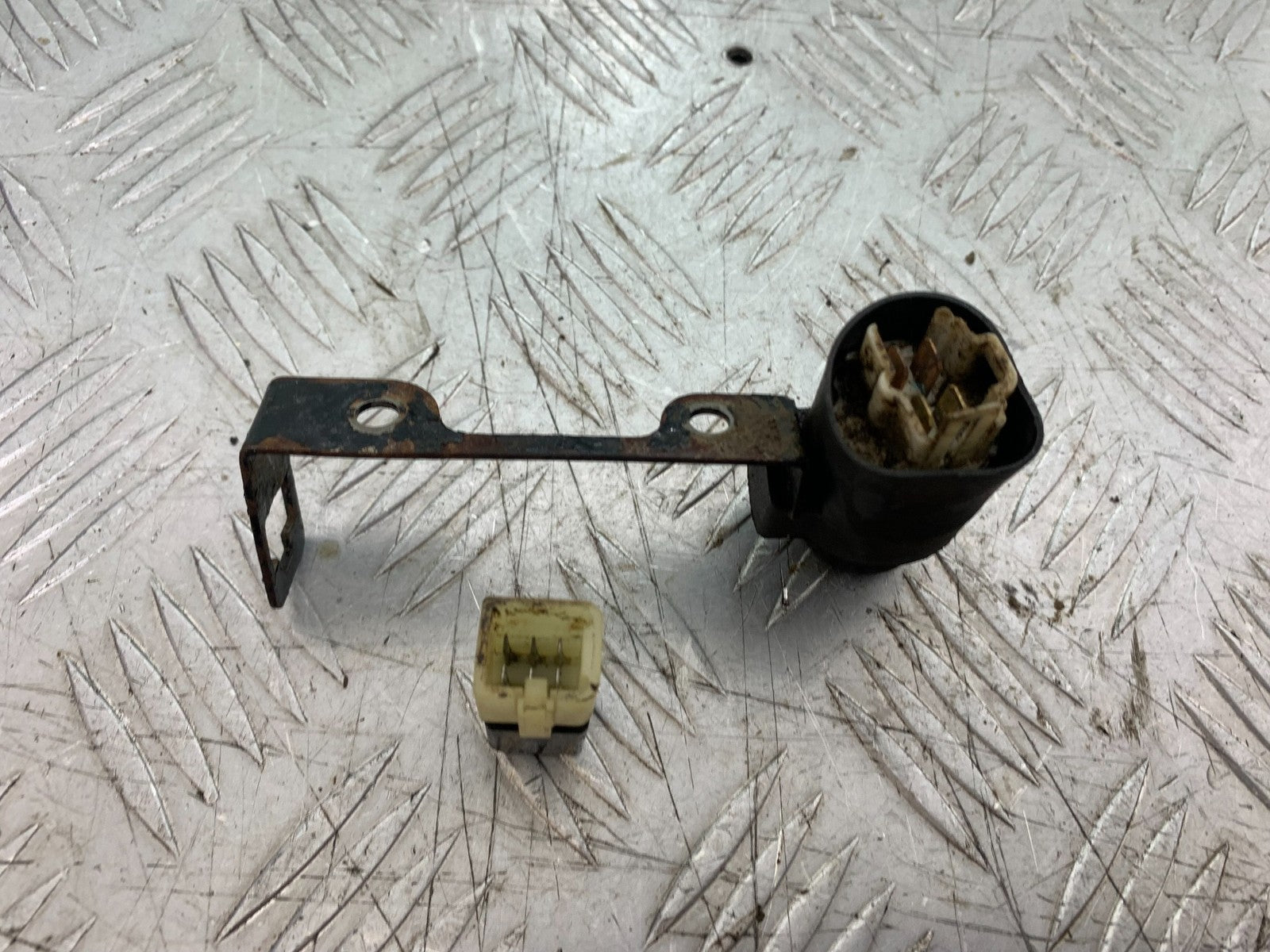 KAWASAKI KLR250 KLR 250 RELAYS   YEAR 1984-2001 (CMB1225)