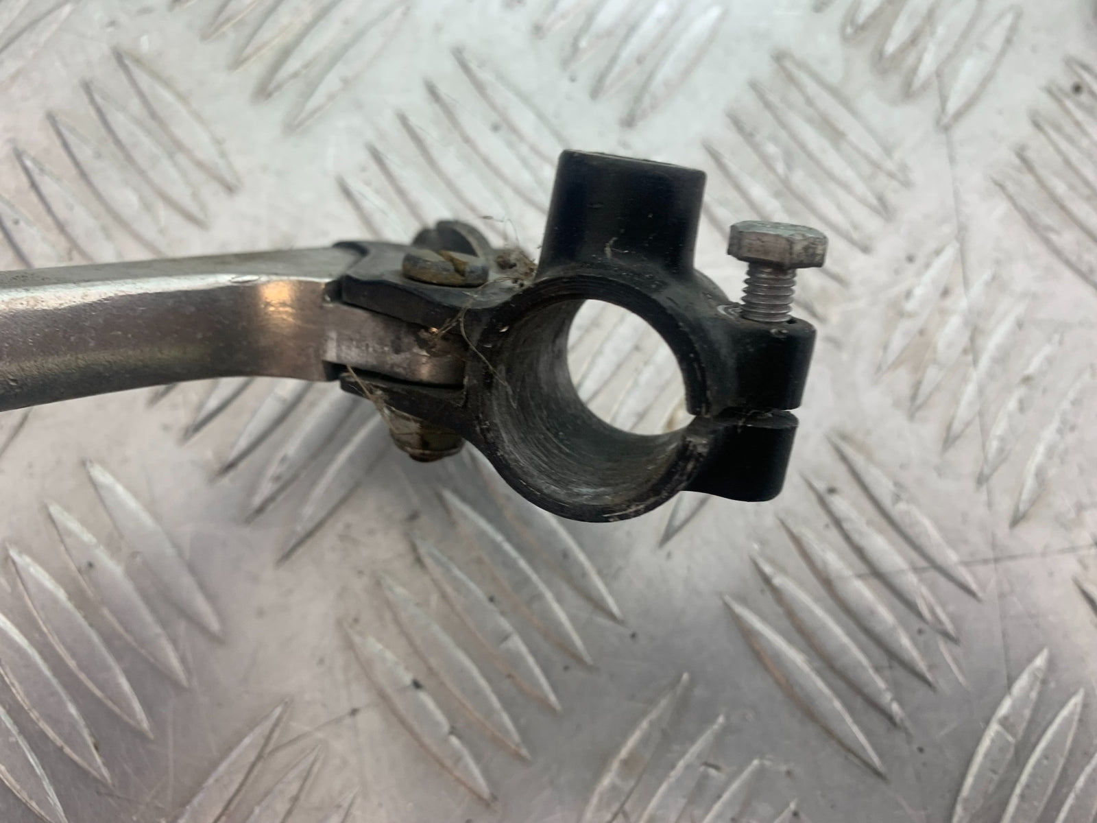 YAMAHA YBR125 YBR 125 CLUTCH LEVER BRACKET  YEAR 2010-2017 (CMB1163)
