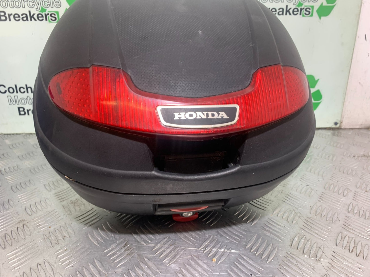 HONDA CBF125 CBF 125 GENUINE HONDA TOP BOX RACK KEY   YEAR 2009-14  (CMB1172)