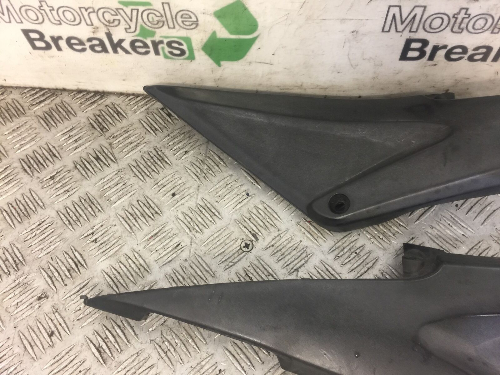 HONDA CBR600 RR CBR 600 RR LEFT & RIGHT SIDE INFILLS  YEAR 2006 (STOCK 489)