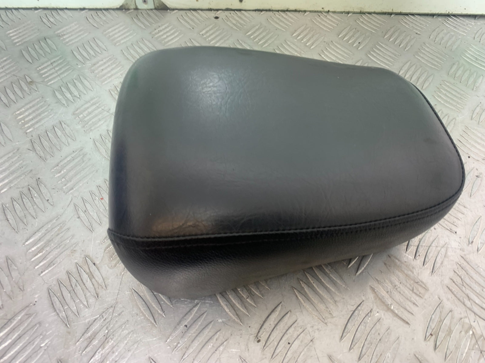 YAMAHA XV535 XV 535 VIRAGO REAR SEAT   YEAR 1994-02 (CMB1162)