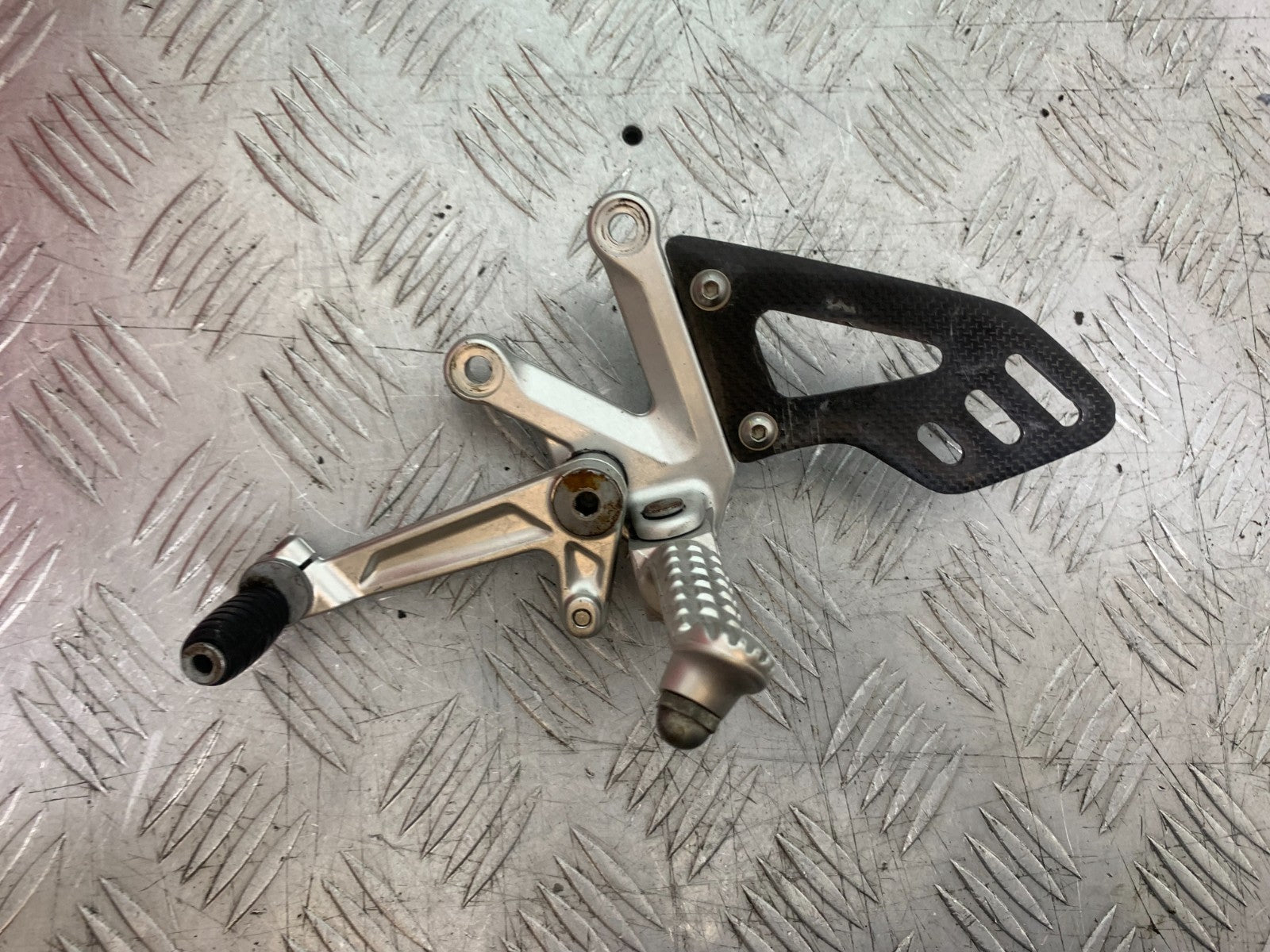 APRILIA TUONO 1000 V4R FRONT LEFT HANGER PEG LEVER  YEAR 2011-13  (CMB1331)