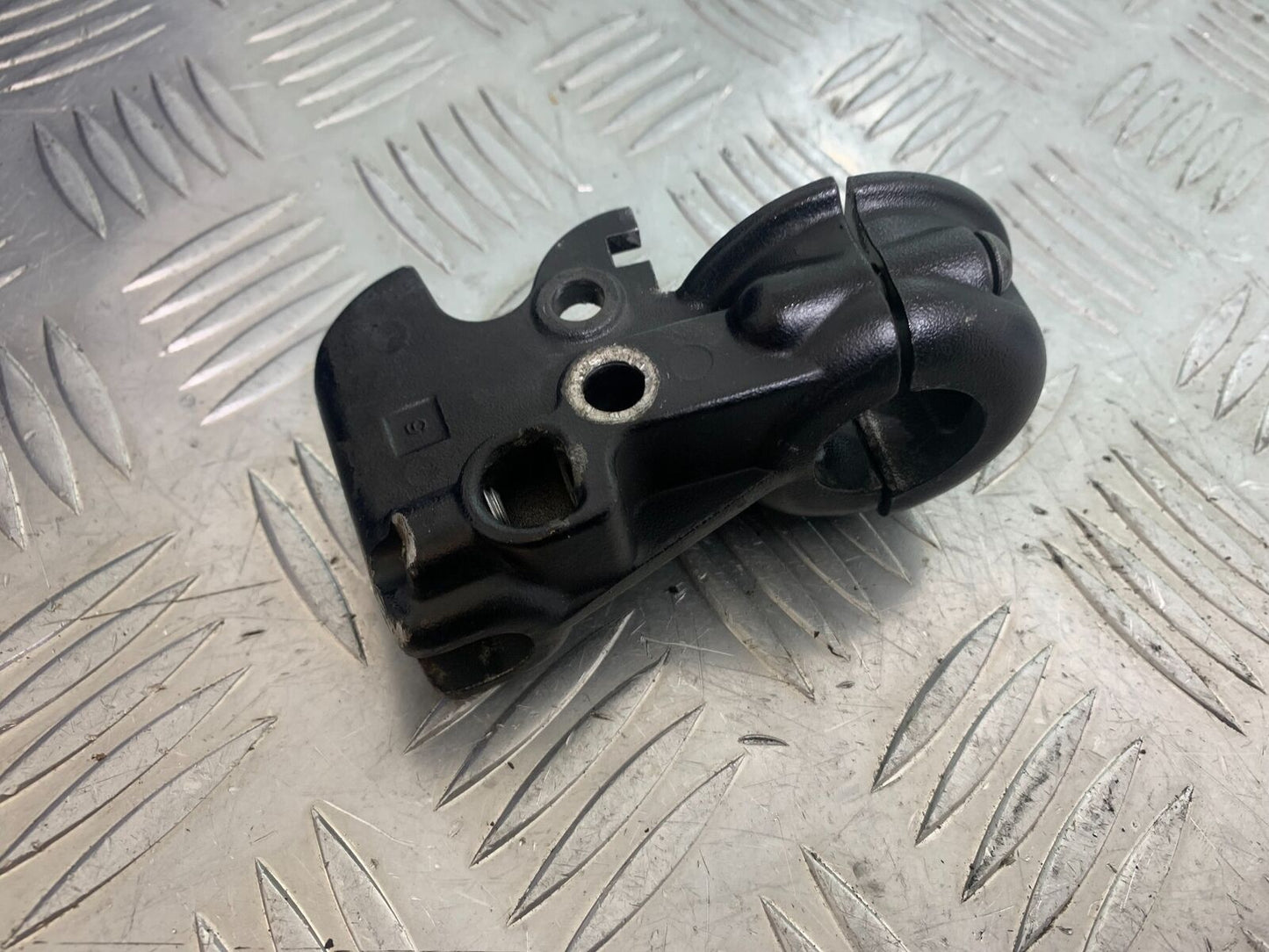 HARLEY DAVIDSON XL883 N IROD CLUTCH LEVER BRACKET  YEAR 2020  (CMB1116)
