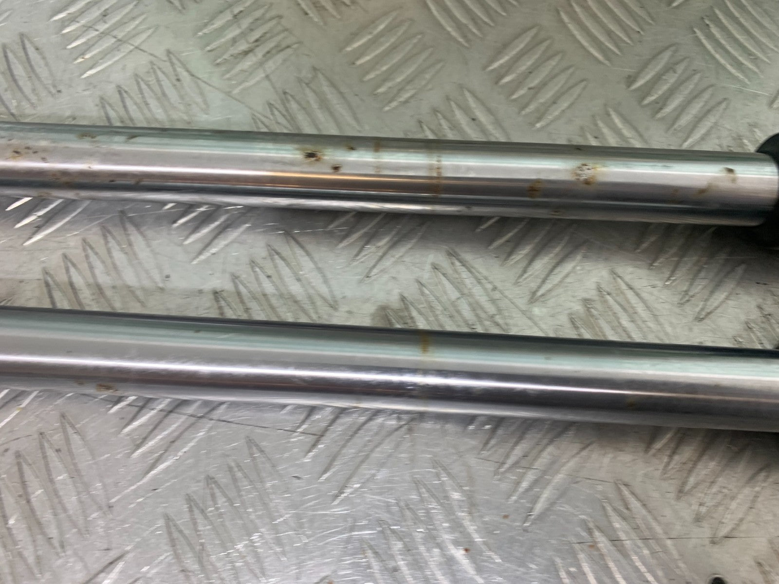 HONDA CBF125 CBF 125 FORKS   YEAR 2009-14  (CMB1172)