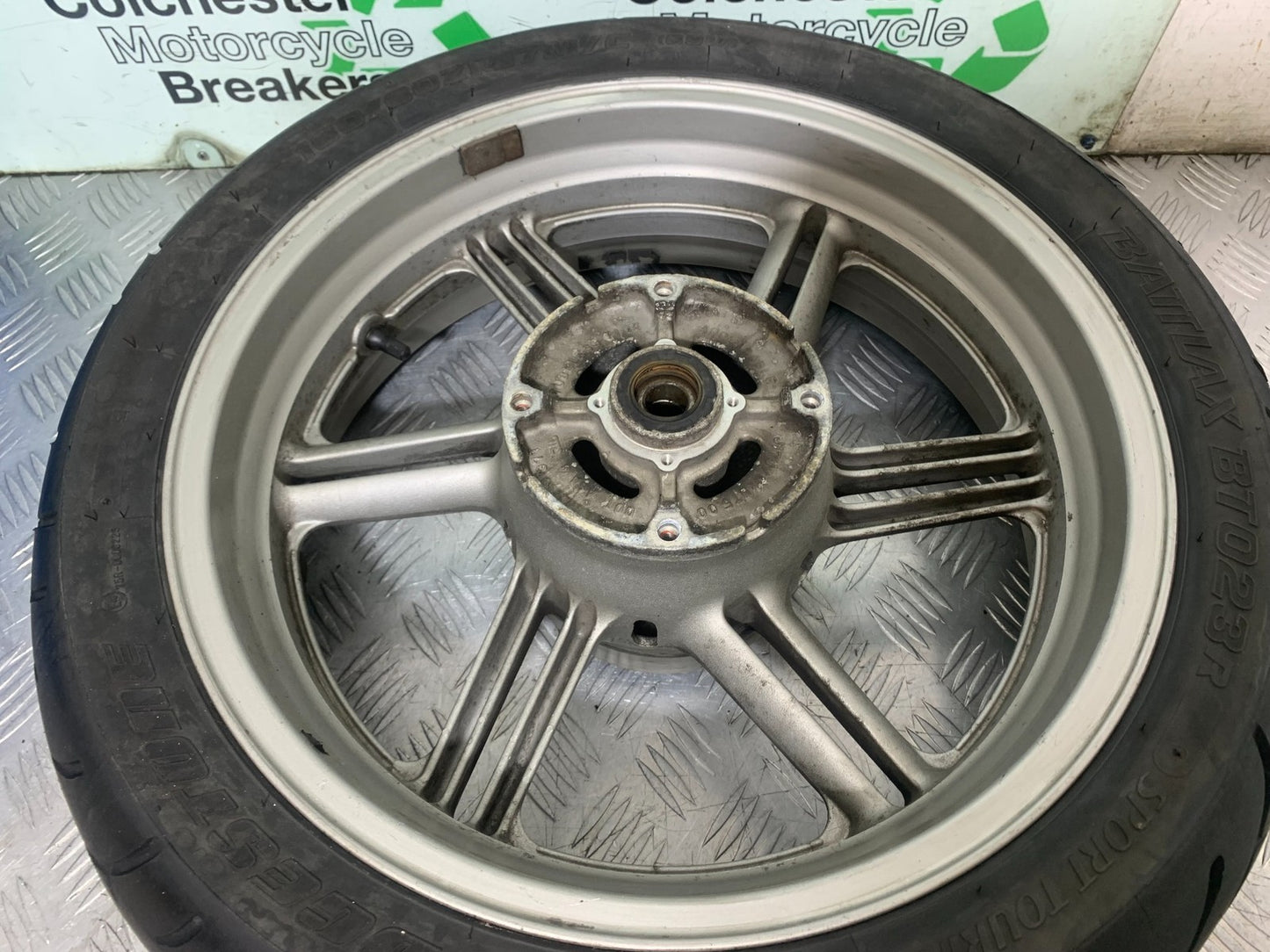 HONDA CBF600 CBF 600 REAR WHEEL  YEAR 2004-07  (CMB1305)