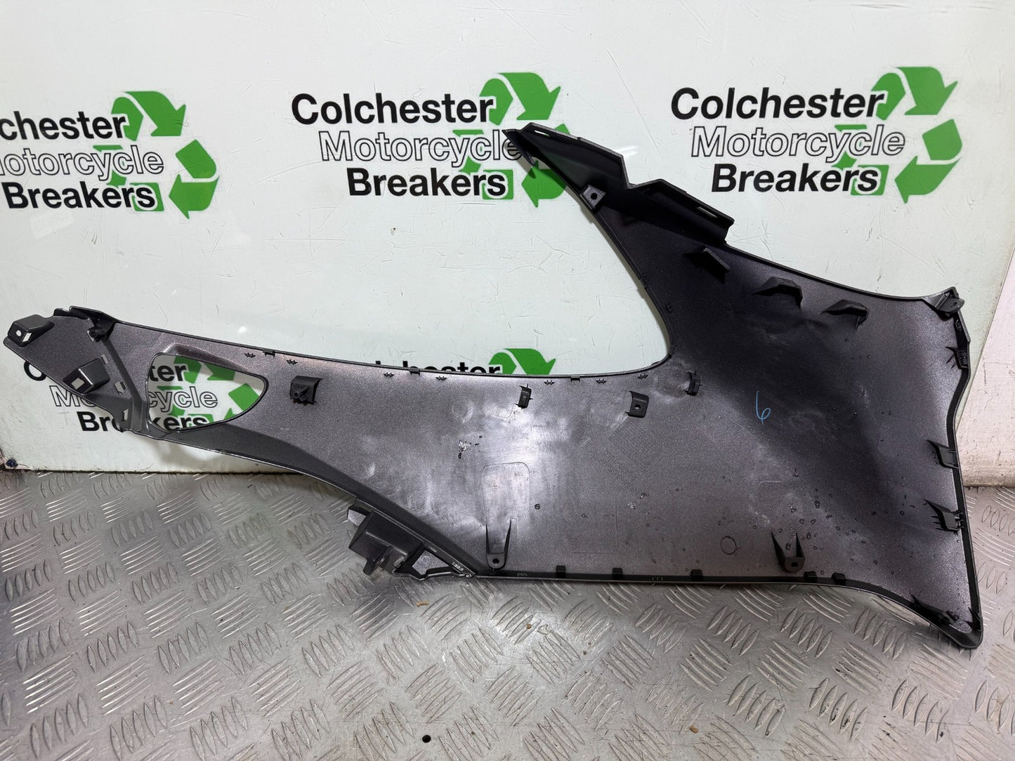 SUZUKI GSXR1300 GSXR 1300 HAYABUSA GEN 3 LEFT FAIRING PANEL YEAR 2022 - 2024