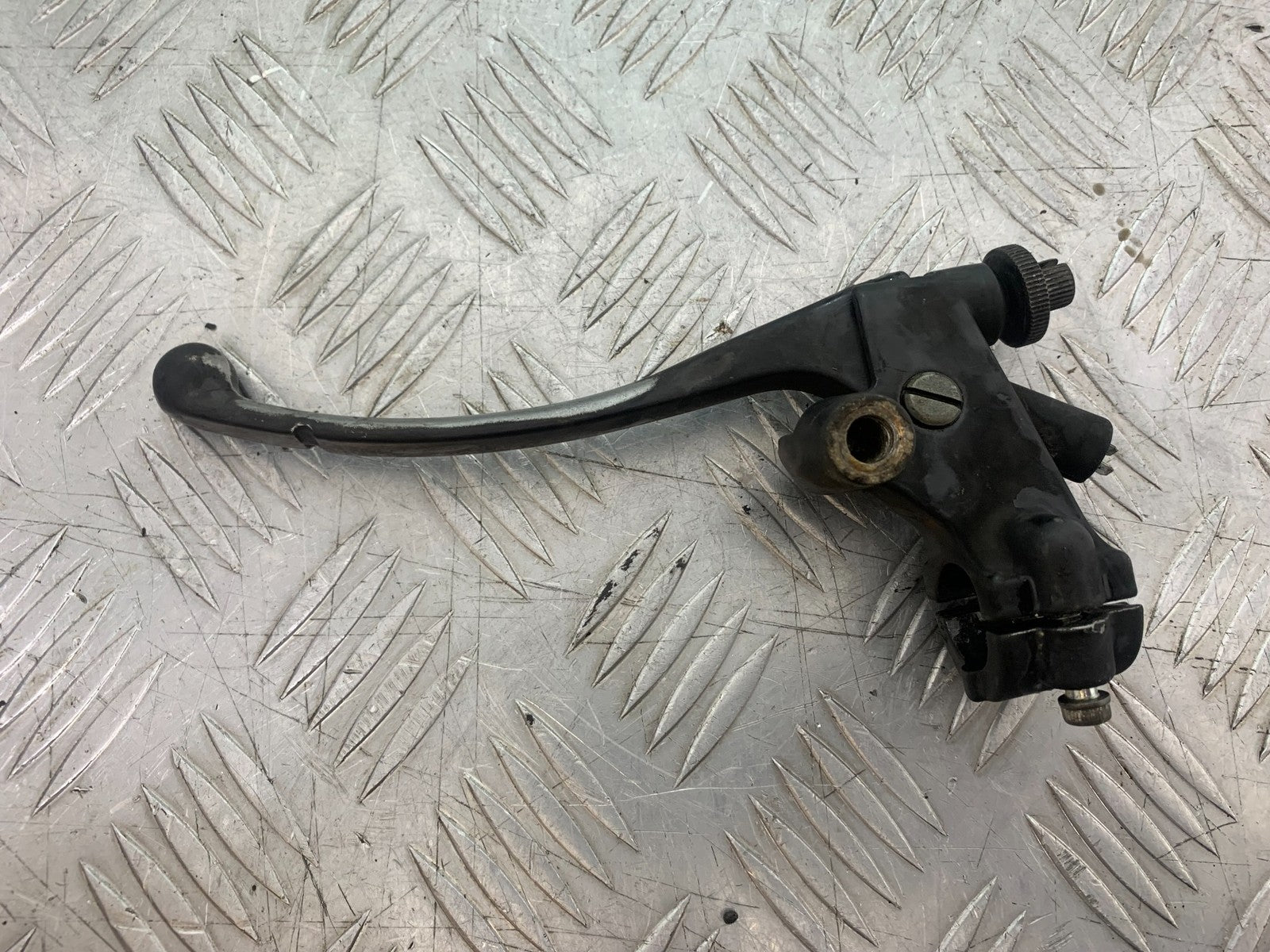 BENELLI BN125 BN 125 CLUTCH LEVER AND BRACKET   YEAR 2018-2021 (CMB1194)