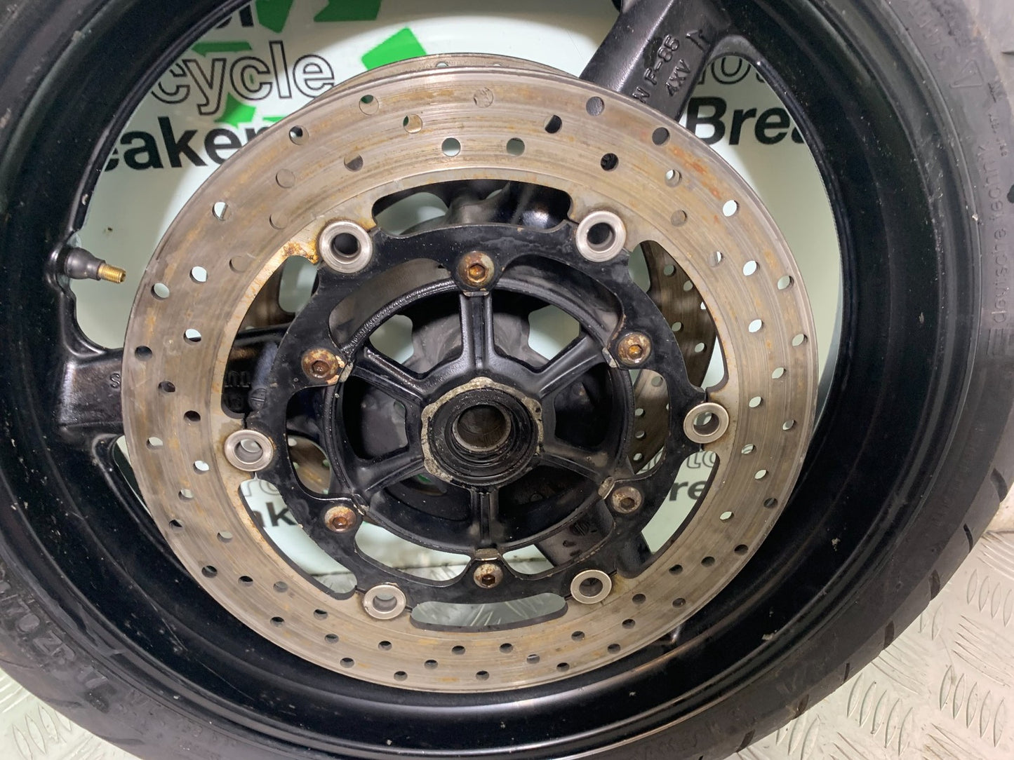 YAMAHA FZS1000 FAZER FRONT WHEEL AND DISCS YEAR 2001-05 (CMB1275)