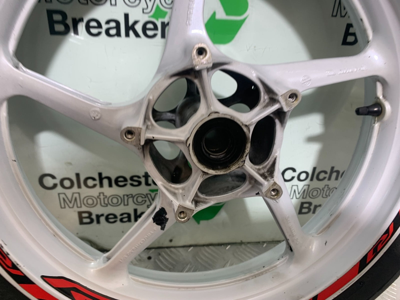 YAMAHA YZF R1 4C8  FRONT WHEEL  YEAR 2007-2008 (CMB1237)