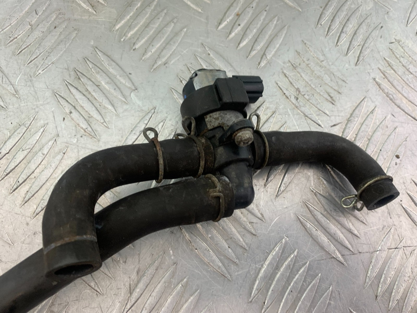 HONDA CBR1000 rr FIREBLADE AIR VALVE  YEAR 2012-2016 (CMB1198)