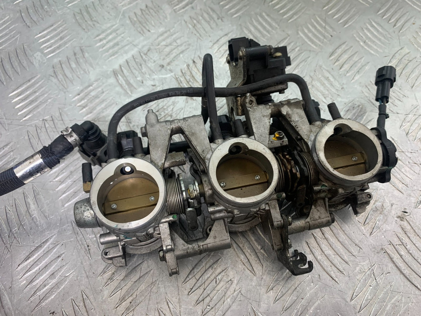 TRIUMPH 675 STREET TRIPLE R THROTTLE BODIES  YEAR 2013 - 2016 (CMB1221)