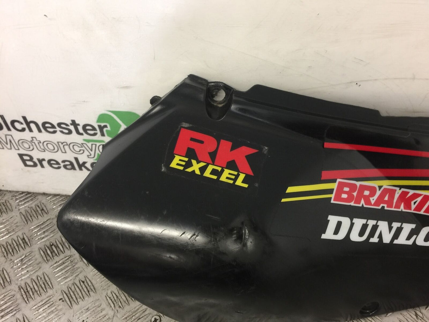 SUZUKI DRZ400 DRZ 400 RIGHT SEAT PANEL  YEAR 2003 (STOCK 372)