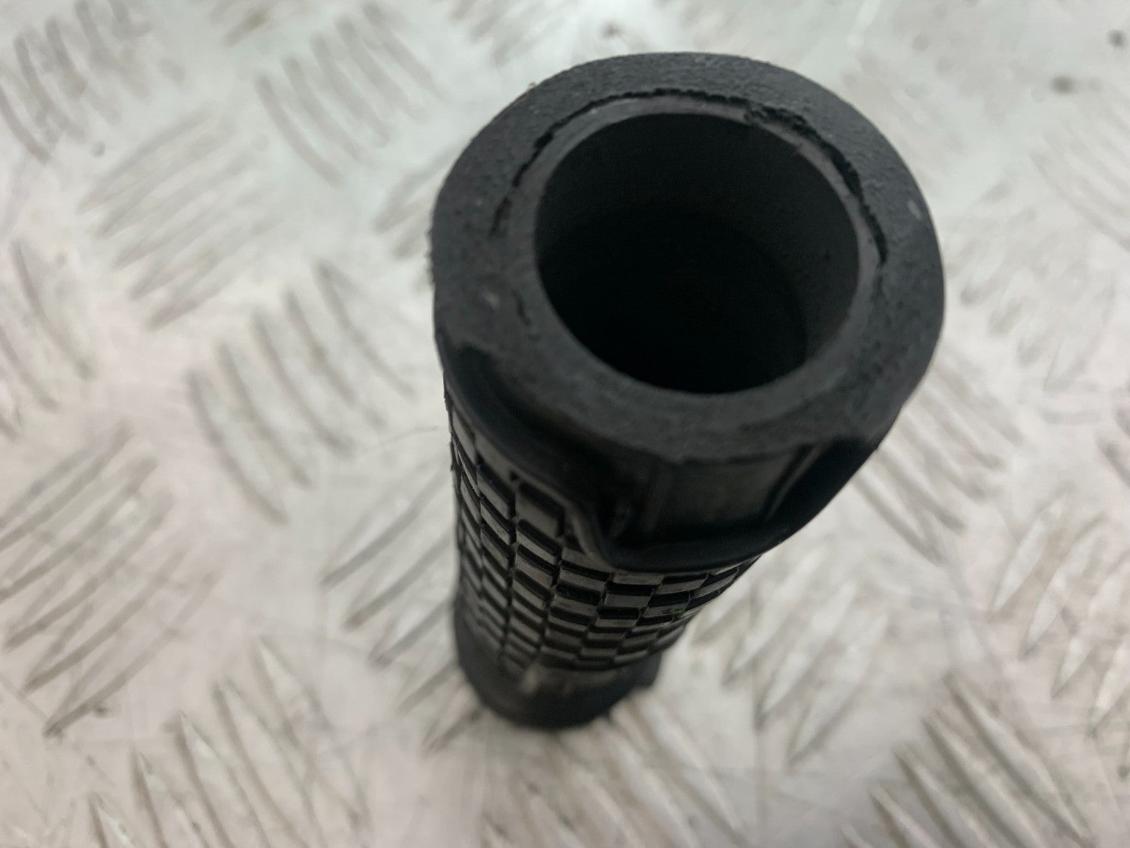 YAMAHA YZF-R125 YZF 125 THROTTLE TWIST GRIP  YEAR 2019-2022 (CMB1263)