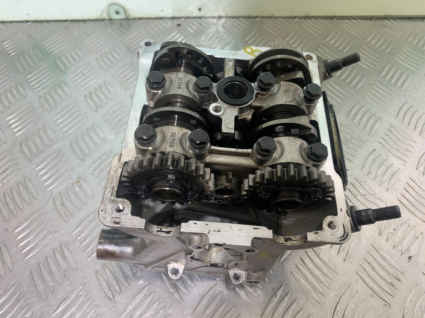 DUCATI 1199 PANIGALE REAR CYLINDER HEAD AND CAMS  YEAR 2012-2014 (CMB1047)