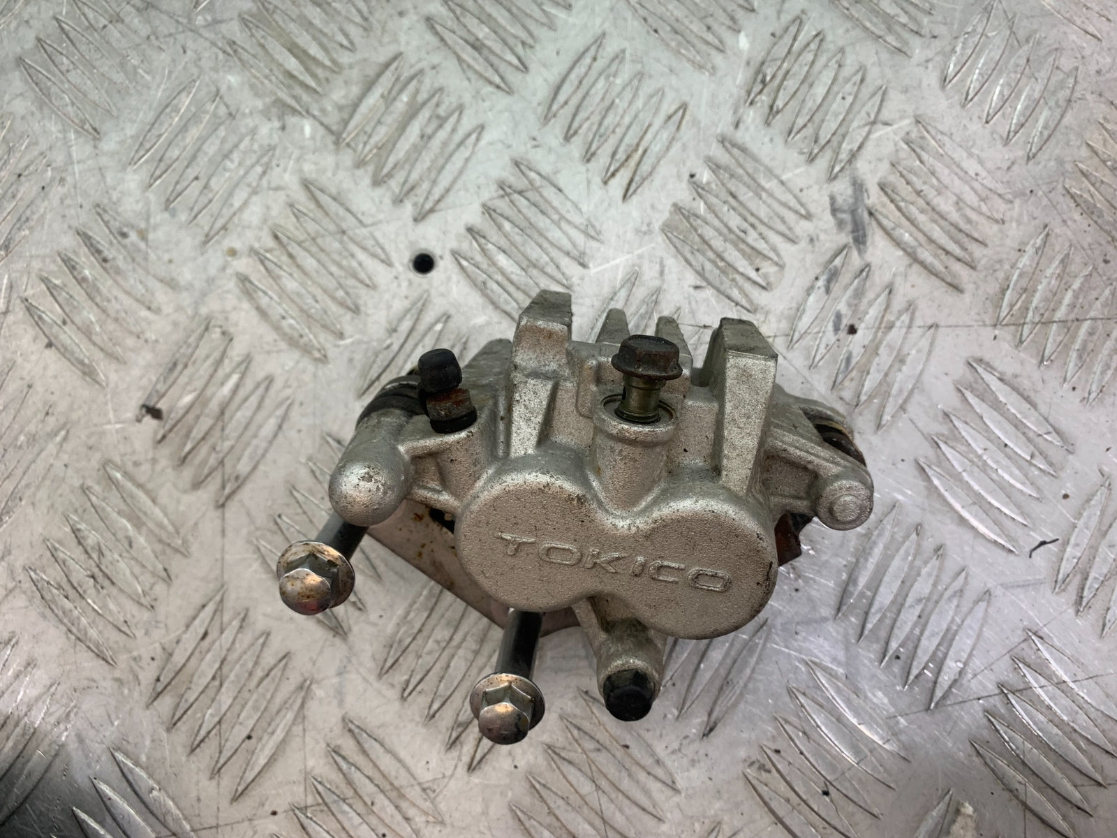 KAWASAKI VN1500 CLASSIC FRONT BRAKE CALIPER   YEAR 1999 -2006 (CMB1166)