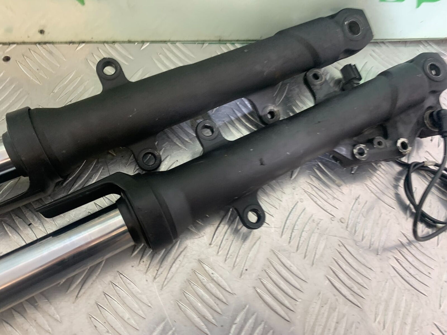 KAWASAKI Z300 ER300 FORKS  YEAR 2016-2018  (CMB1056)