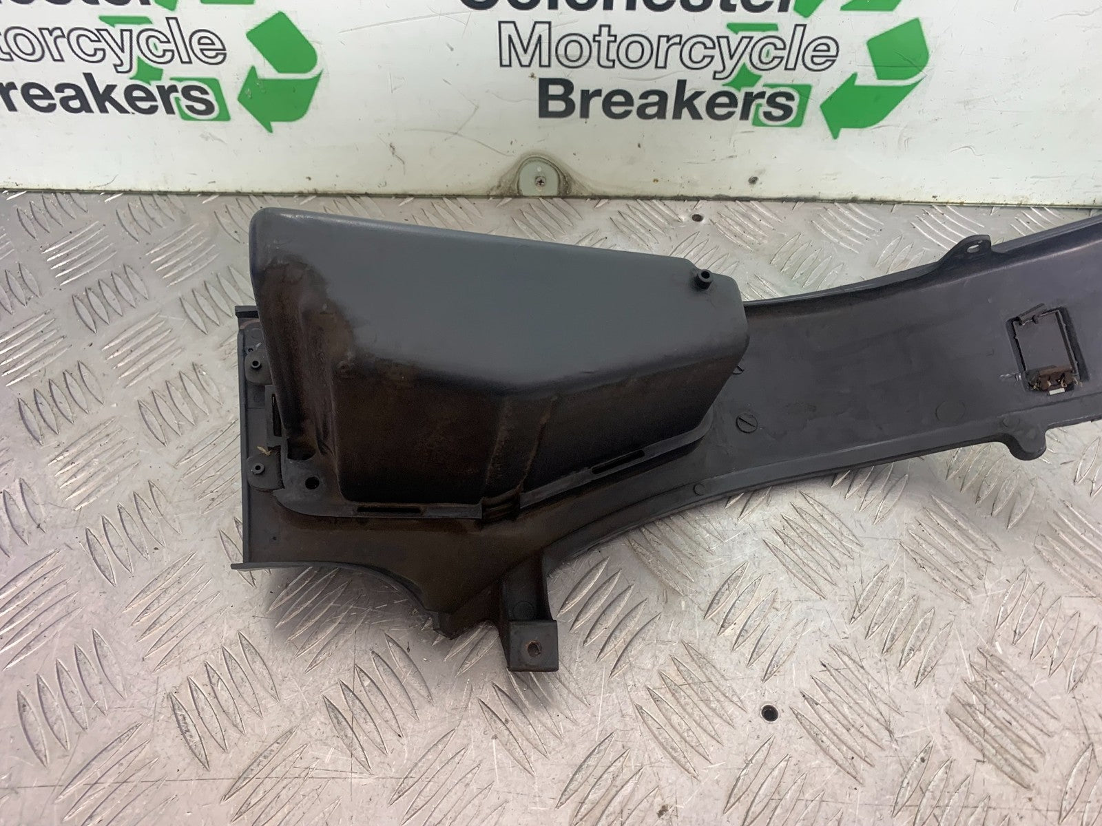 HONDA ST1100 PAN EUROPEAN LEFT SIDE TRIM AND LID   YEAR 1993-2001 (CMB1195)