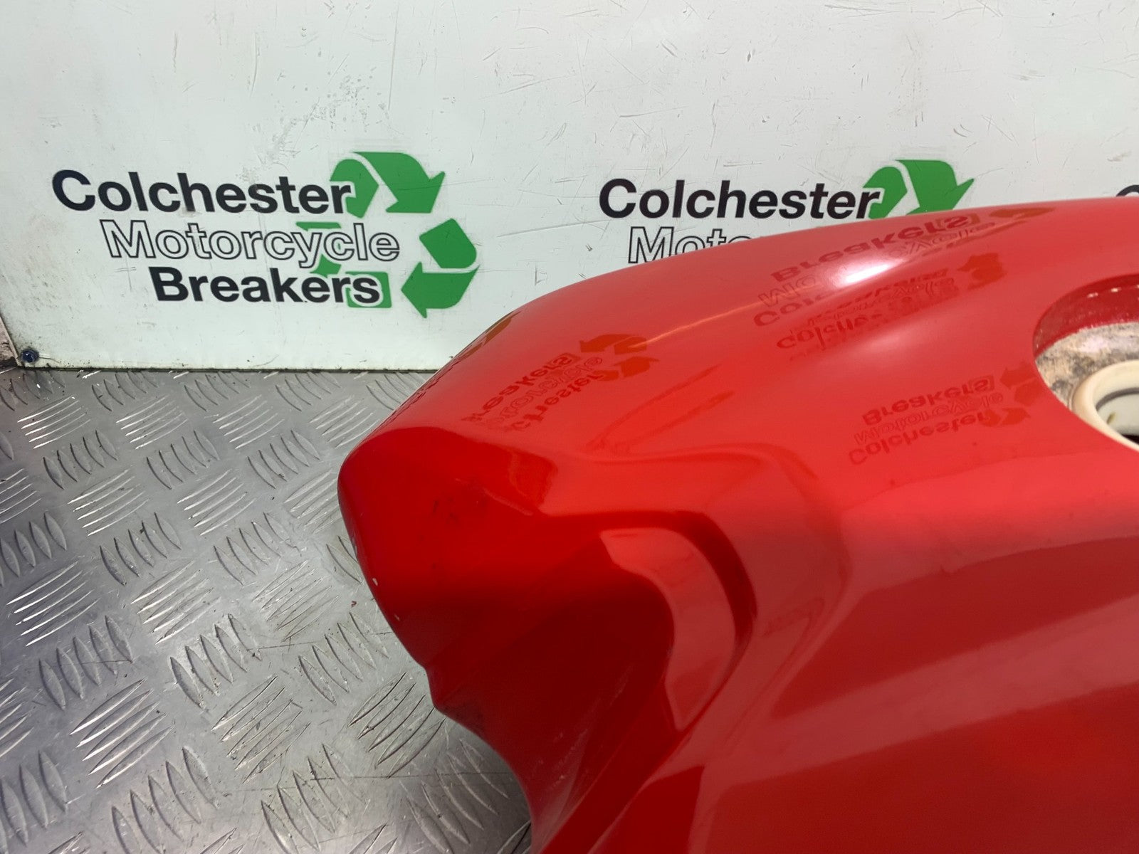 DUCATI 1198 S PETROL TANK  YEAR 2009-2011 (CMB1219)