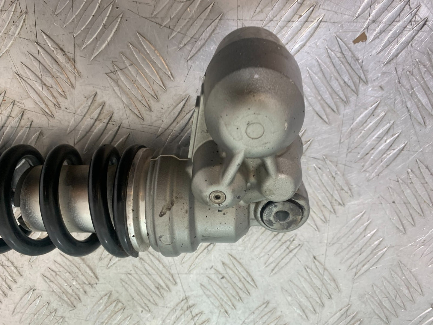 YAMAHA YZF R1 14 B BIG BANG REAR SHOCK   2009-14 (CMB1175)