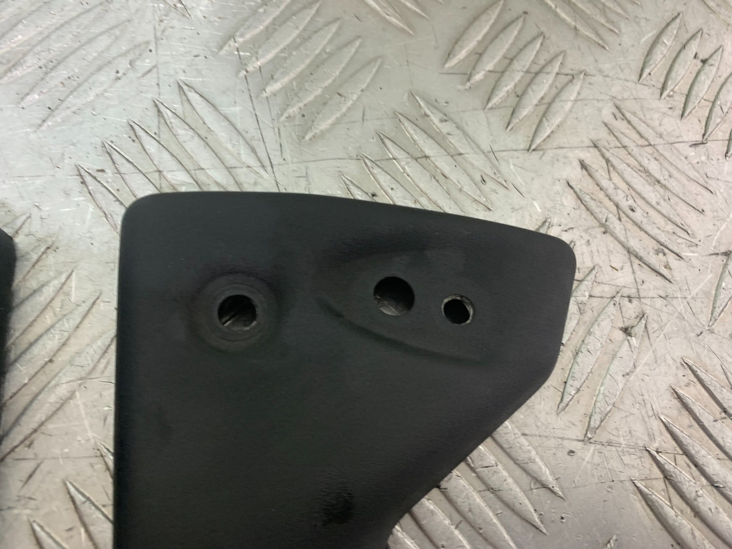 TRIUMPH 1050 SPEED TRIPLE RADIATOR COVERS  YEAR 2005-2007 (CMB1322)