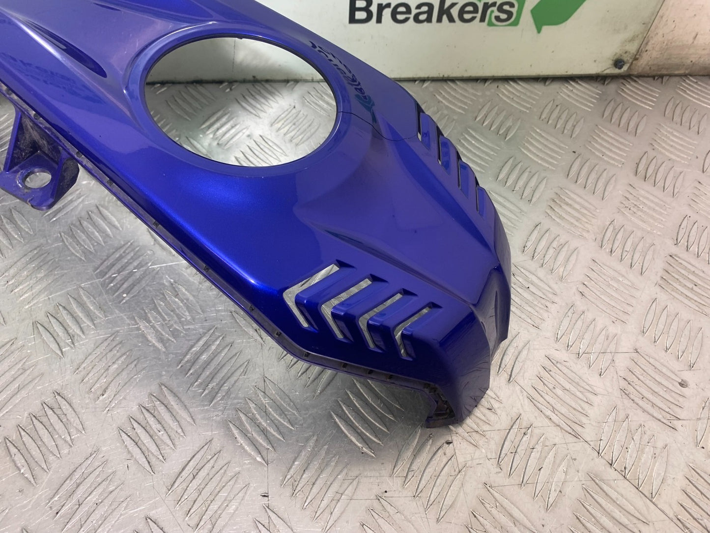 YAMAHA YZF-R125 YZF 125 CENTER TANK PANEL  YEAR 2019-2022 (CMB1263)
