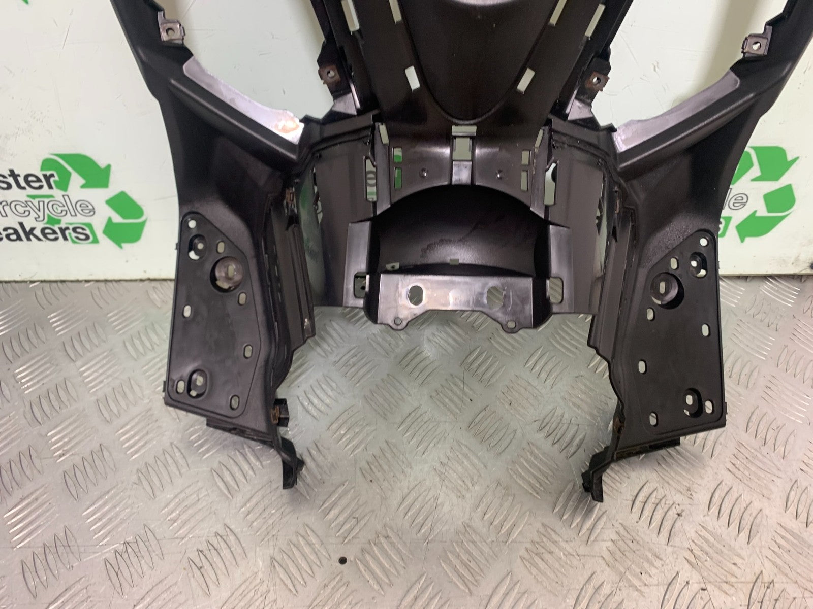 YAMAHA XMAX 300 INNER PANNEL YEAR 2017-2020 (CMB1218)