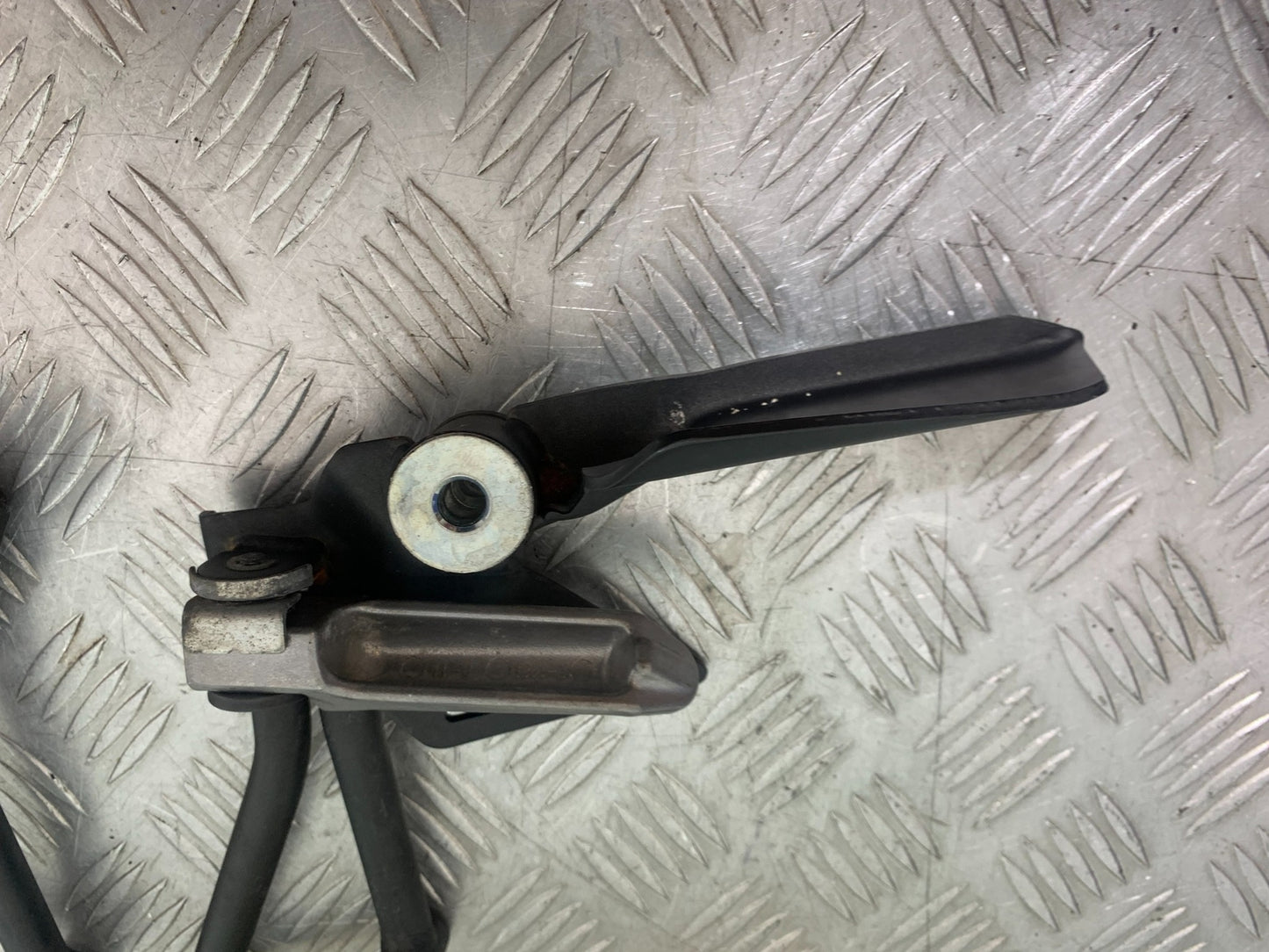 KAWASAKI Z125 Z 125 REAR HANGERS AND PEGS  YEAR  2018-2023 (CMB1167)