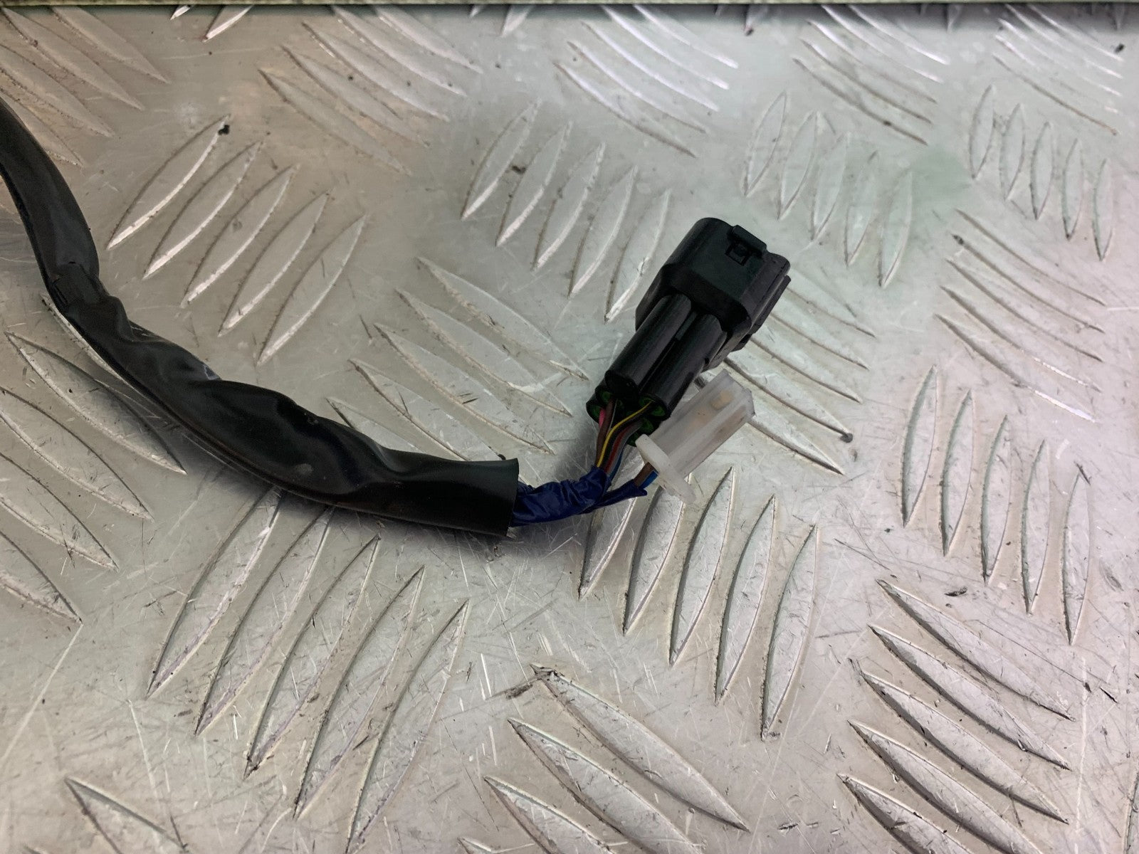 KTM DUKE 125 RIGHT SWITCH GEAR   YEAR 2017-2022 (CMB1222)
