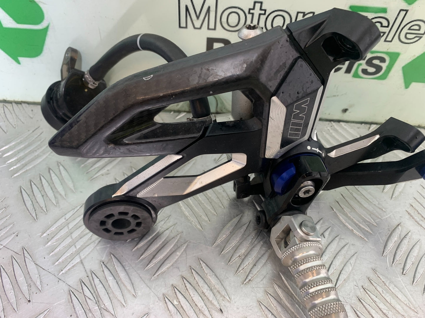 BMW M1000 R RIGHT FRONT HANGER HANGER YEAR 2023-2024 (CMB1140)