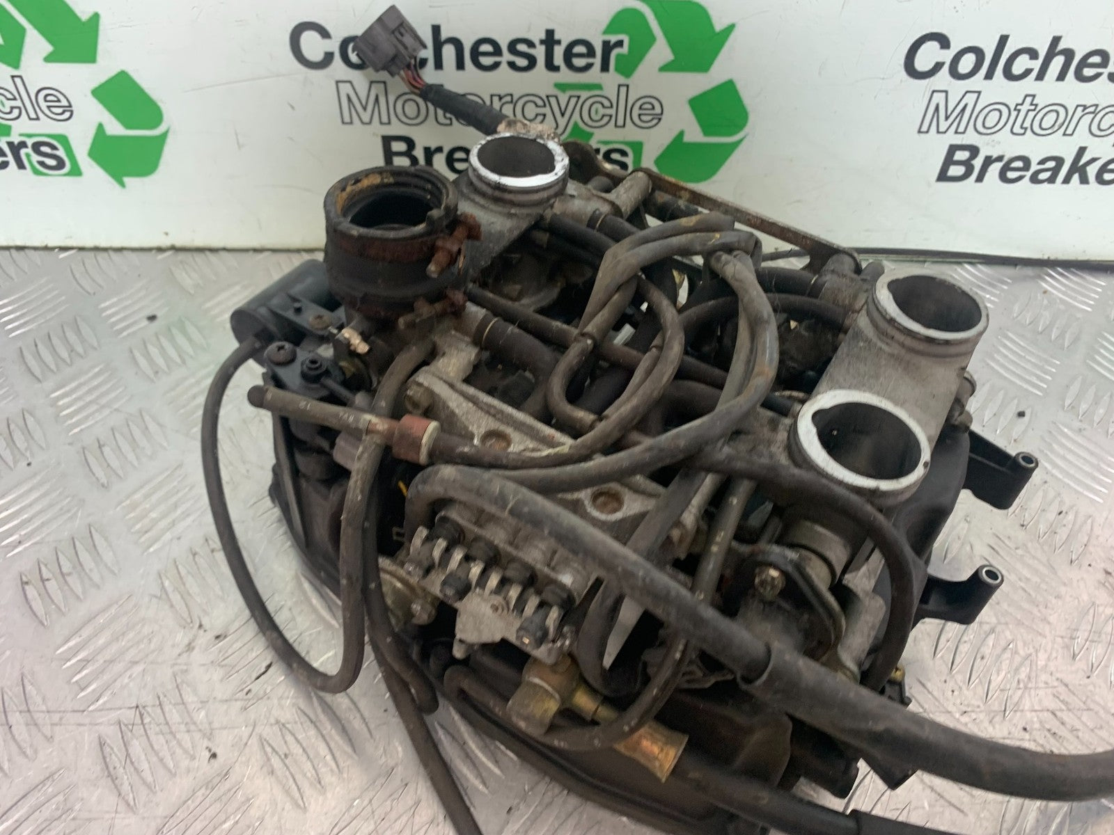 HONDA VFR800 PRE V-TEC THROTTLE BODIES  YEAR 1998-2001 (CMB1233)