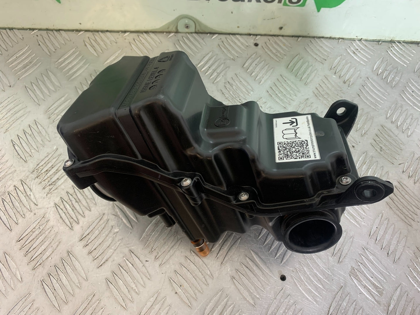 TRIUMPH TRIDENT 660 AIRBOX   YEAR 2021-2024 (CMB1148)