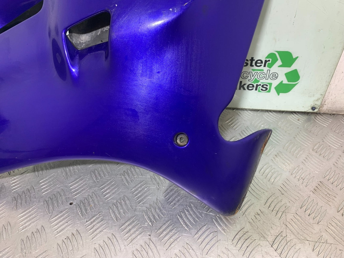 TRIUMPH TROPHY 900 LEFT FAIRING PANEL    YEAR 1991-95 (CMB1251)