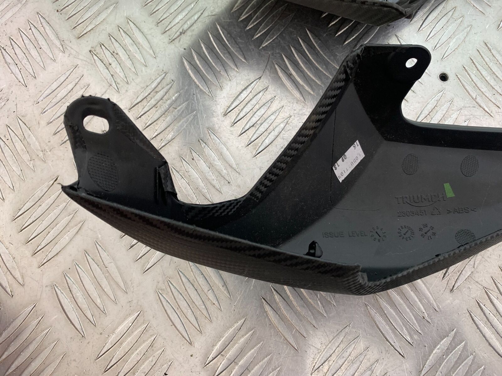 TRIUMPH 1050 SPEED TRIPLE RS LEFT & RIGHT SEAT PANELS  YEAR 2018-2020 (CMB1029)