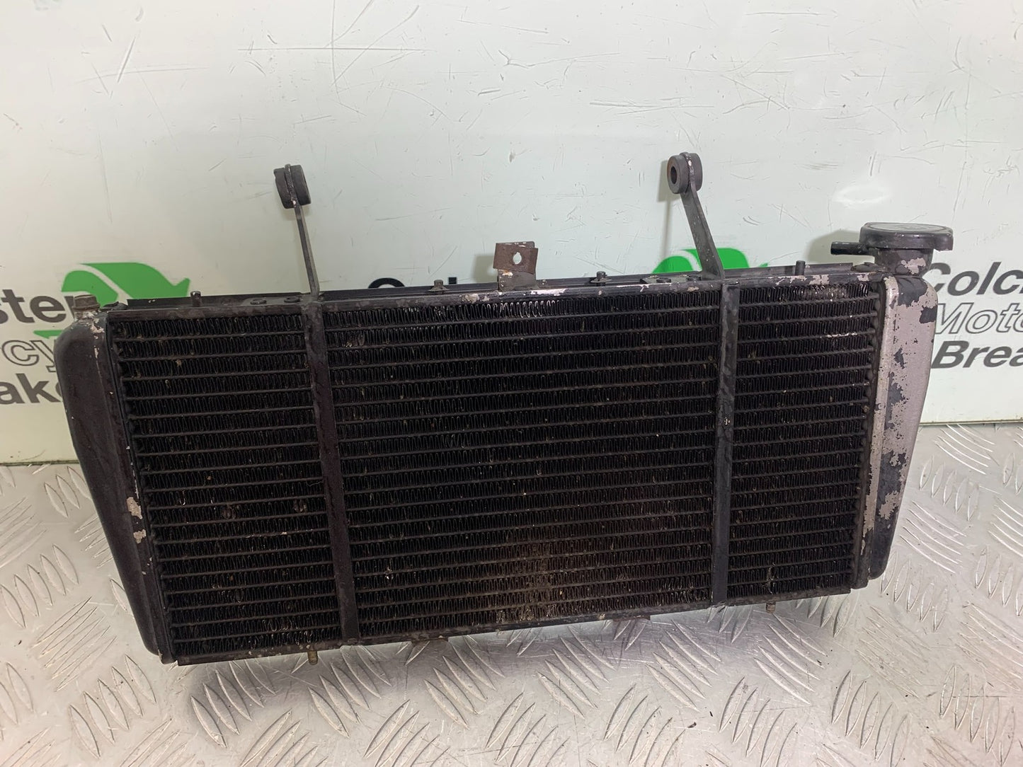 TRIUMPH 955i SPRINT ST RADIATOR YEAR 1999-04 (CMB1230)