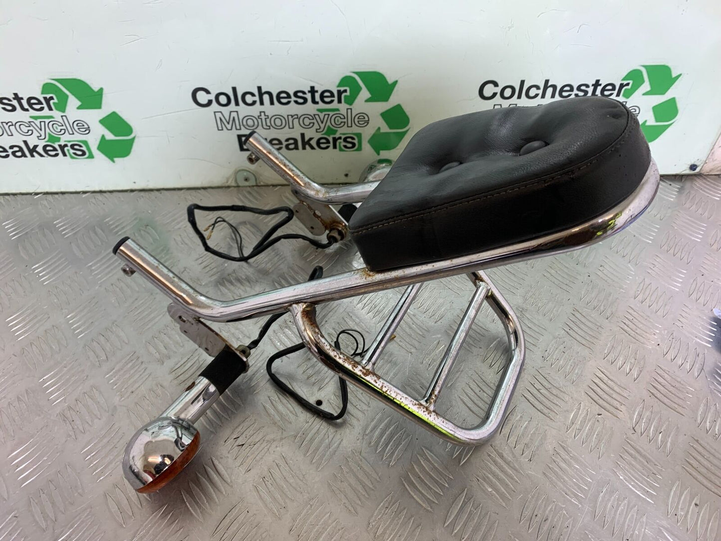 SUZUKI VS1400 VS 1400 BACK REST   YEAR 1988 (CMB1077)