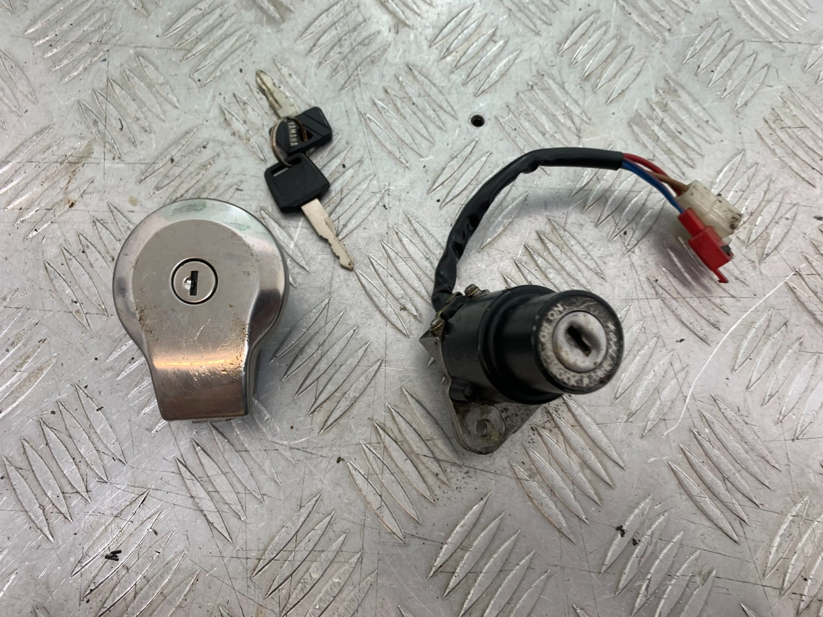 YAMAHA XV1100 XV 1100 VIRAGO IGNITION PETROL CAP KEYS   1990-1999 (CMB1190)