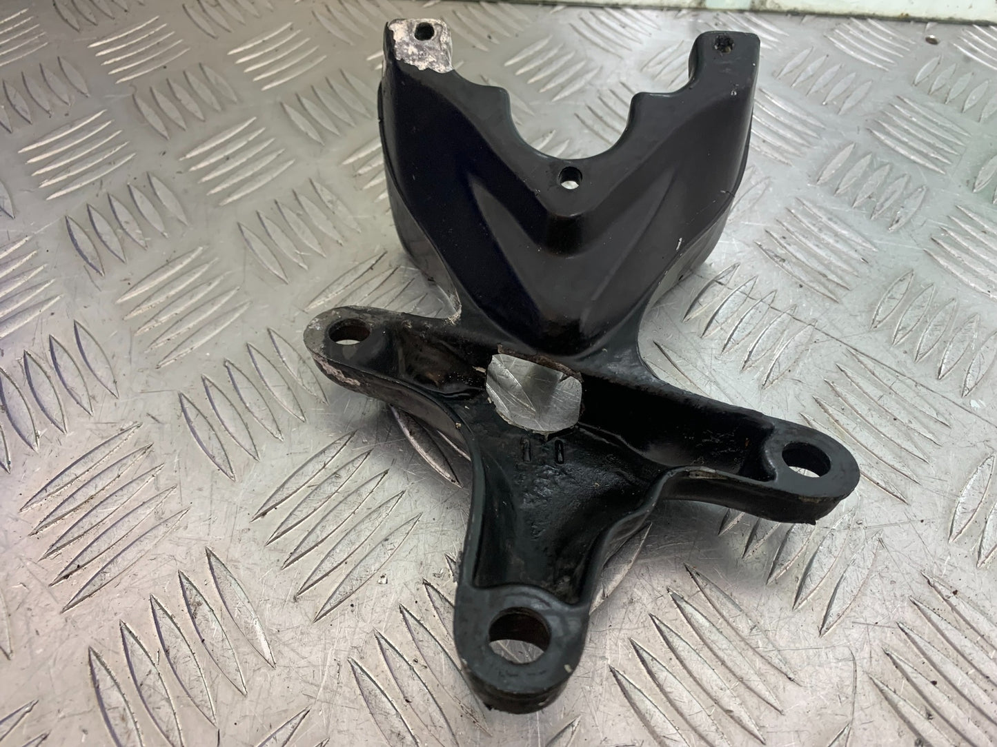 TRIUMPH T509 SPEED TRIPLE FAIRING BRACKET   YEAR 1997-1998 (CMB1144)