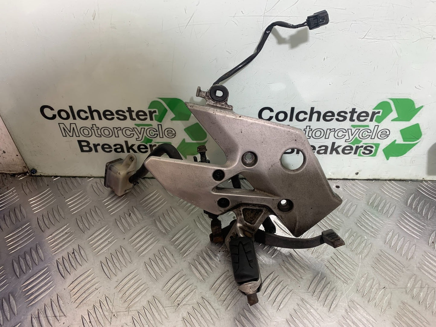 HONDA CB500 F CB500F FRONT RIGHT HANGER  YEAR 2013-2015  (CMB1235)