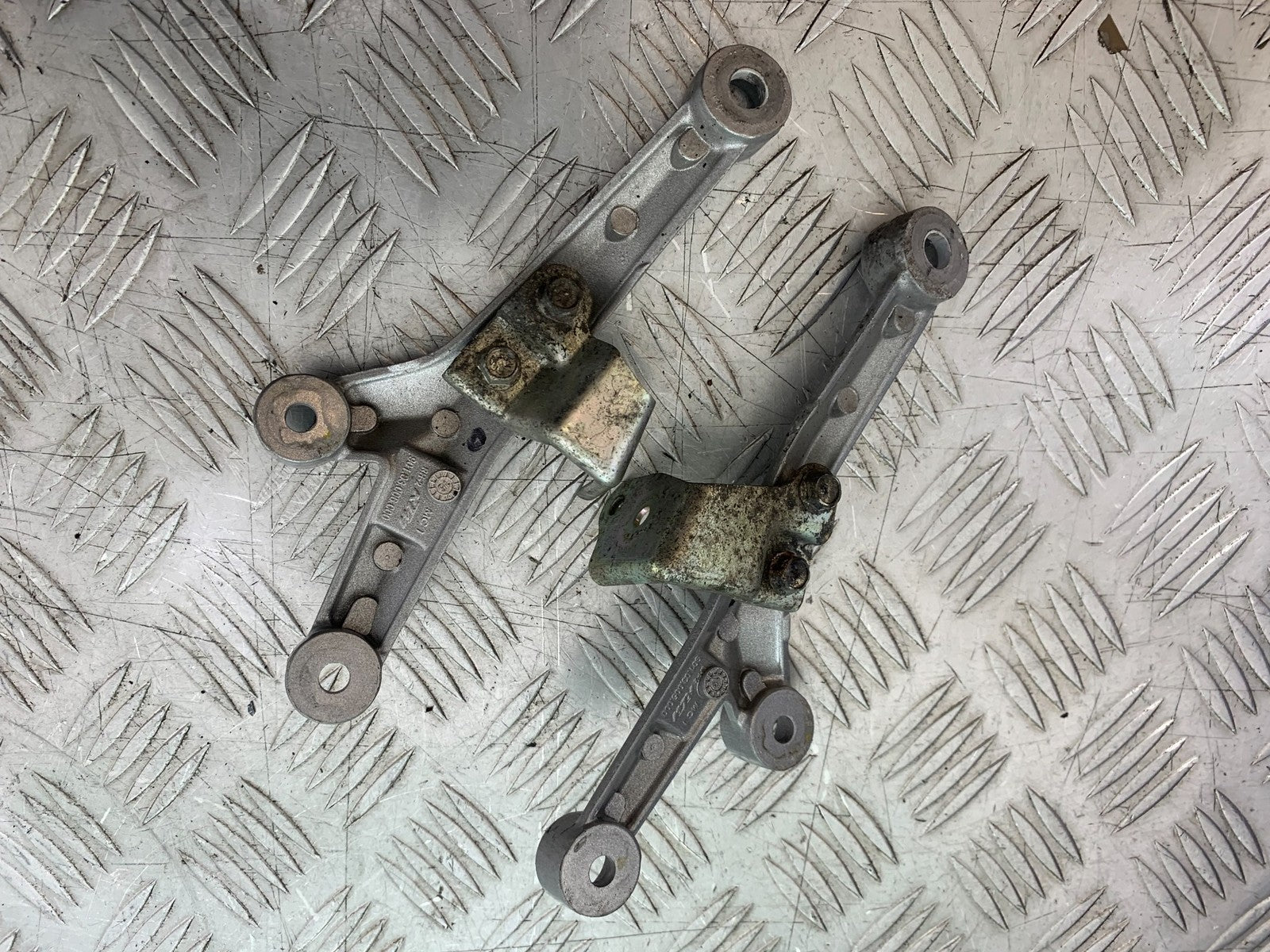 KTM RC125 RC 125 RC ENGINE BRACKETS 2014 2017 (CMB1199)