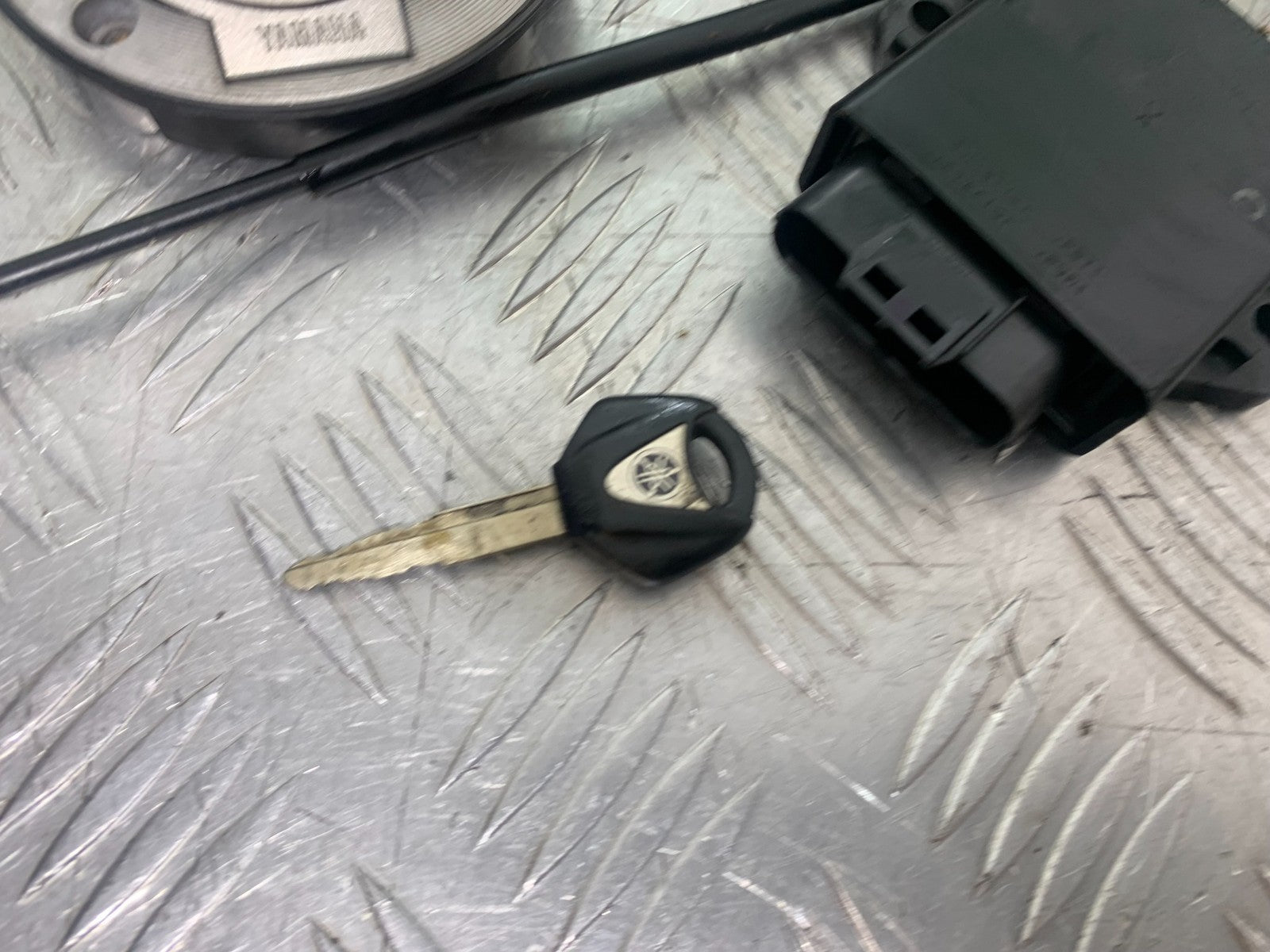 YAMAHA XJ6 XJ6-S ECU LOCKS KEY  YEAR 2009-2015  (CMB1212)