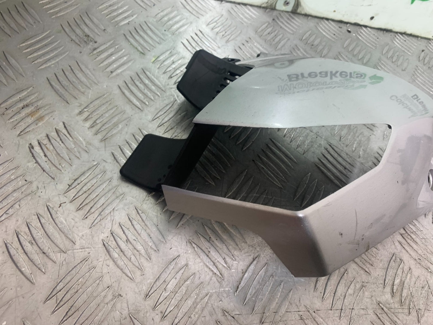 SUZUKI GSR600 GSR 600 LEFT TANK PANEL  2006-2010 (CMB1177)