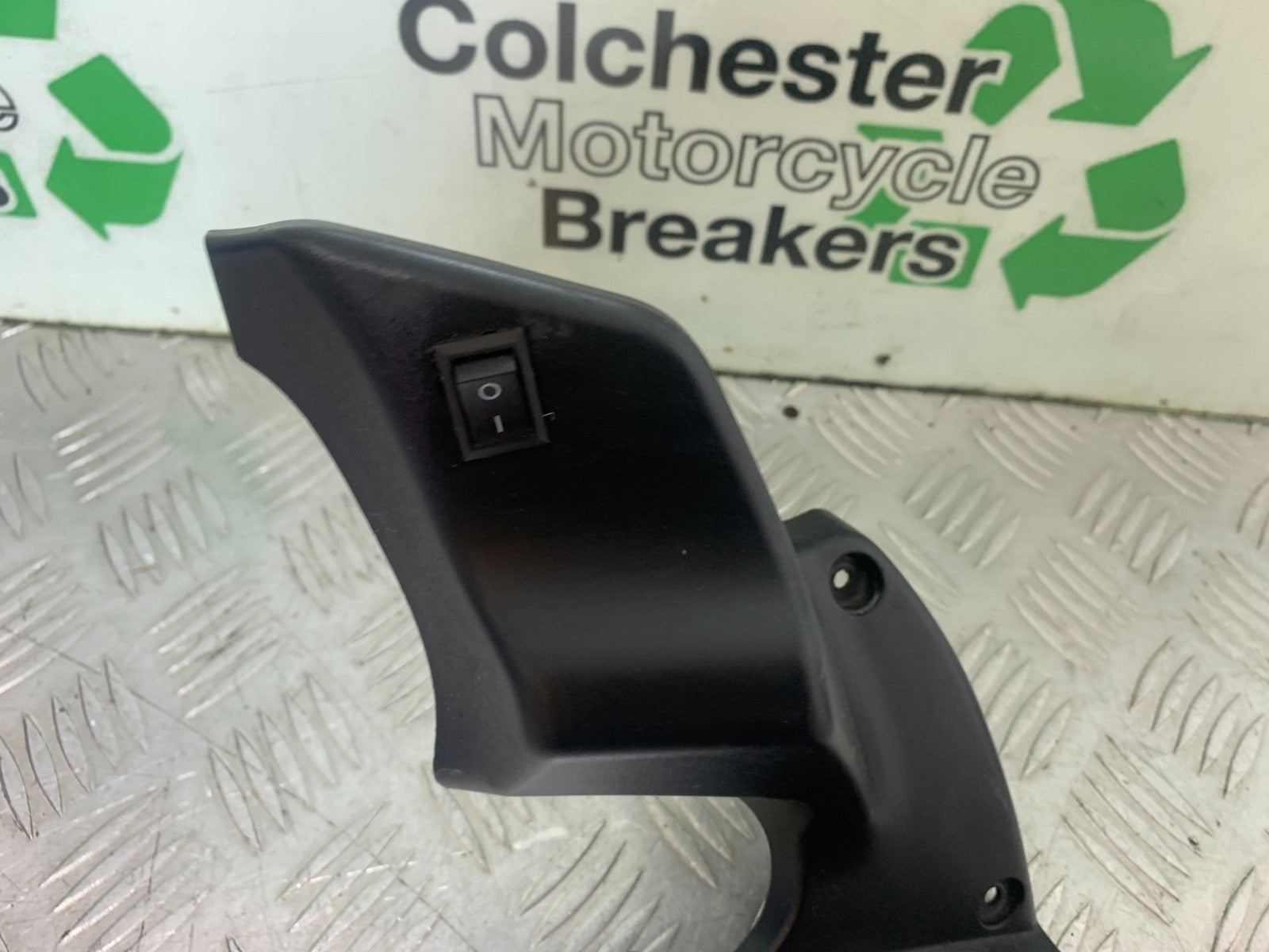 KAWASAKI GTR1400 GTR 1400 RIGHT TOP FAIRING INFILL PANEL YEAR 2007-2009(CMB1174)