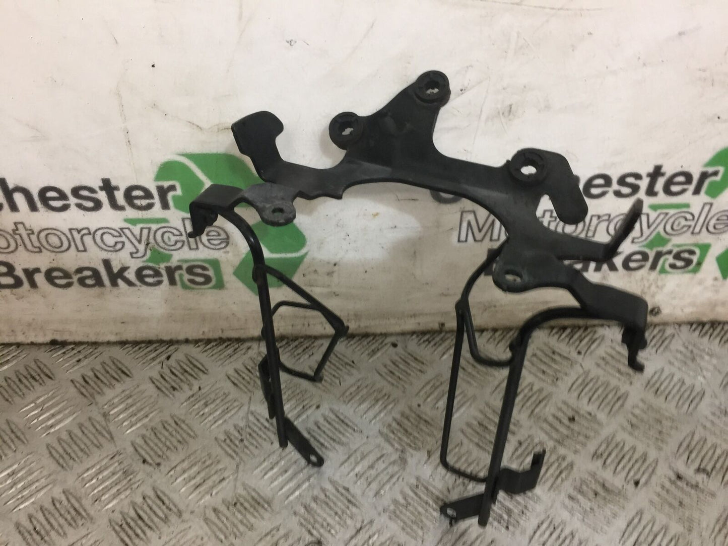 YAMAHA FZ1-N SPEEDO BRACKET  YEAR 2006-2012  (STOCK 787)