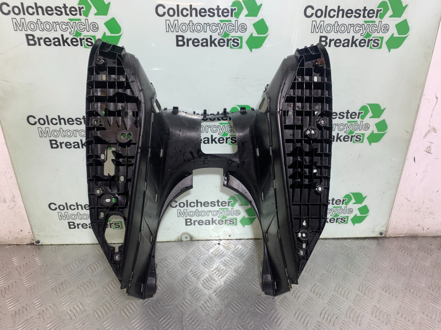 YAMAHA XMAX 250 XMAX 250  FOOTBOARD YEAR 2006-09 (CMB1201)