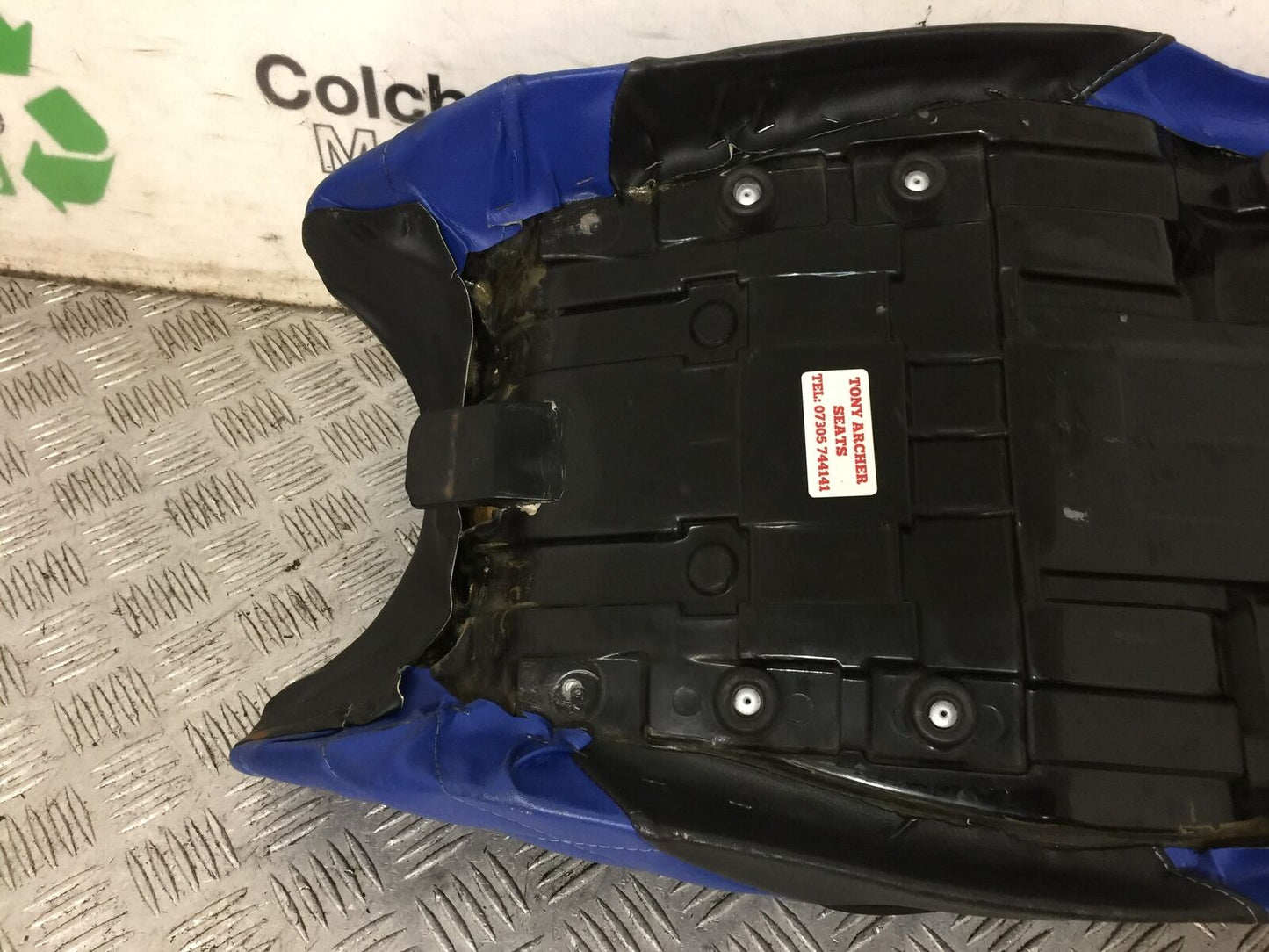 SUZUKI GSF1200 GSF 1200 BANDIT SEAT YEAR 2001-2005 (STOCK 902)