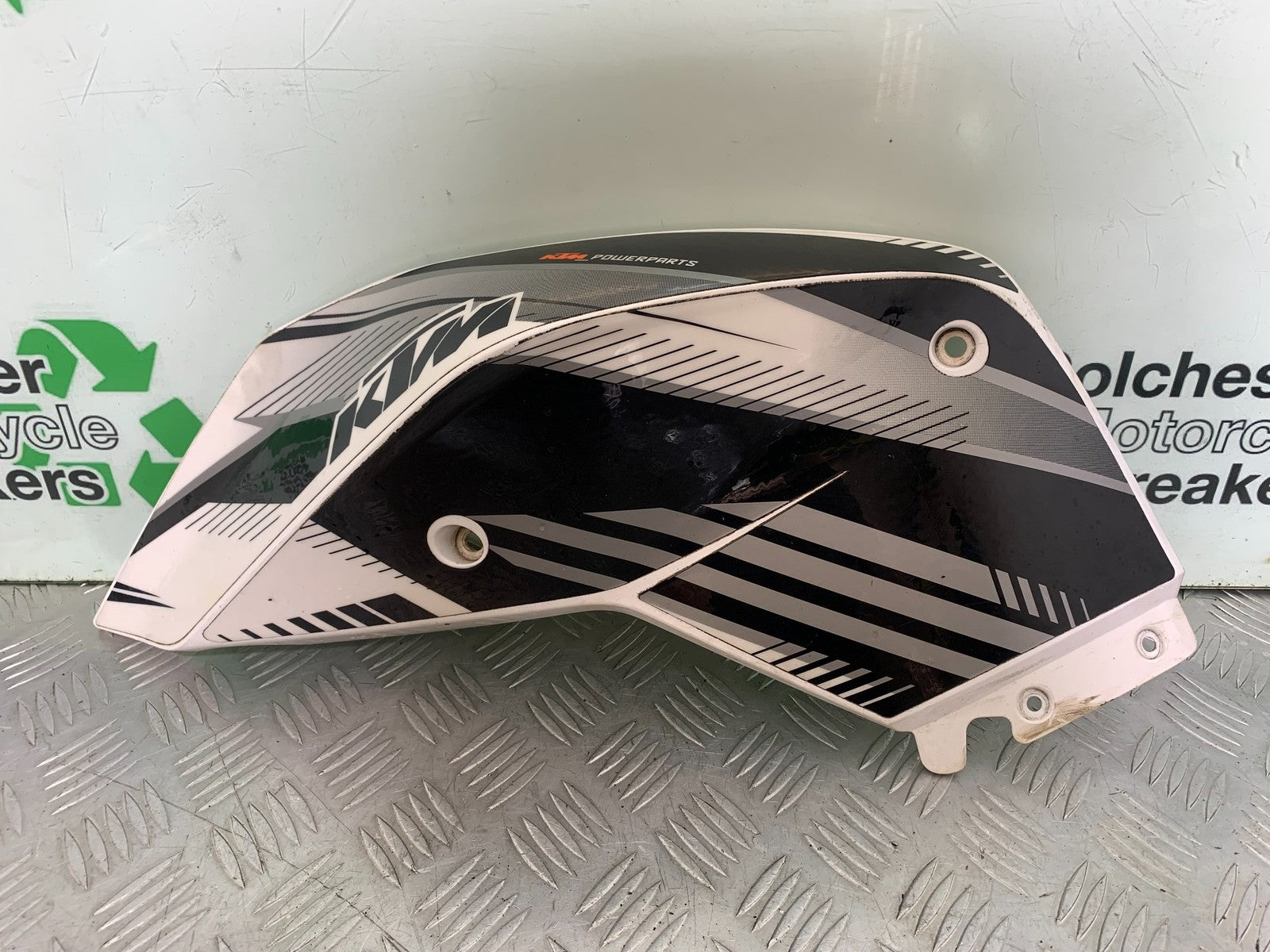 KTM 690 DUKE R LC4 LEFT TANK PANEL YEAR 2012-2015  (CMB1180)
